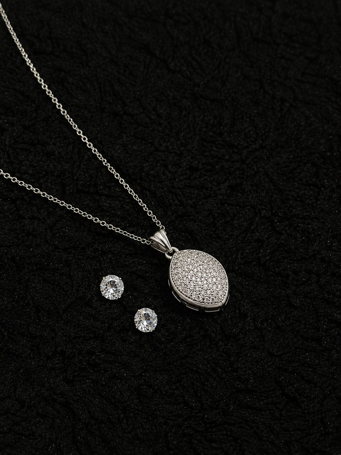 Noor Oval Jewelry Set Noor Oval Jewelry Set - Image 1