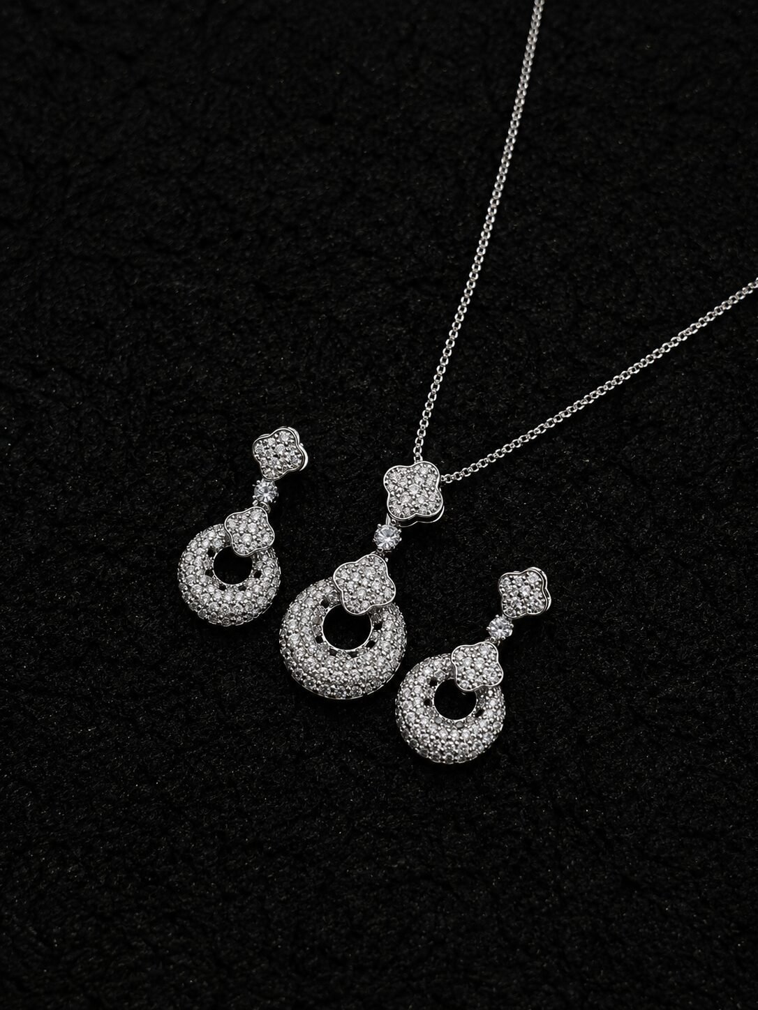 Chaand Pave Jewelry Set Chaand Pave Jewelry Set - Image 1